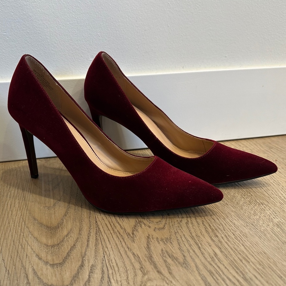 Who What Wear Burgundy Velvet Stiletto Pumps